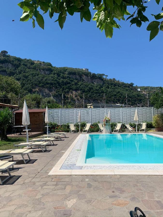 Casa Sorrento, Immerso Nel Verde A Pochi Passi Dal Centro Exterior photo